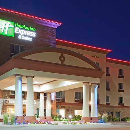 Holiday Inn Express & Suites Wausau By Ihg Weston Exterior photo