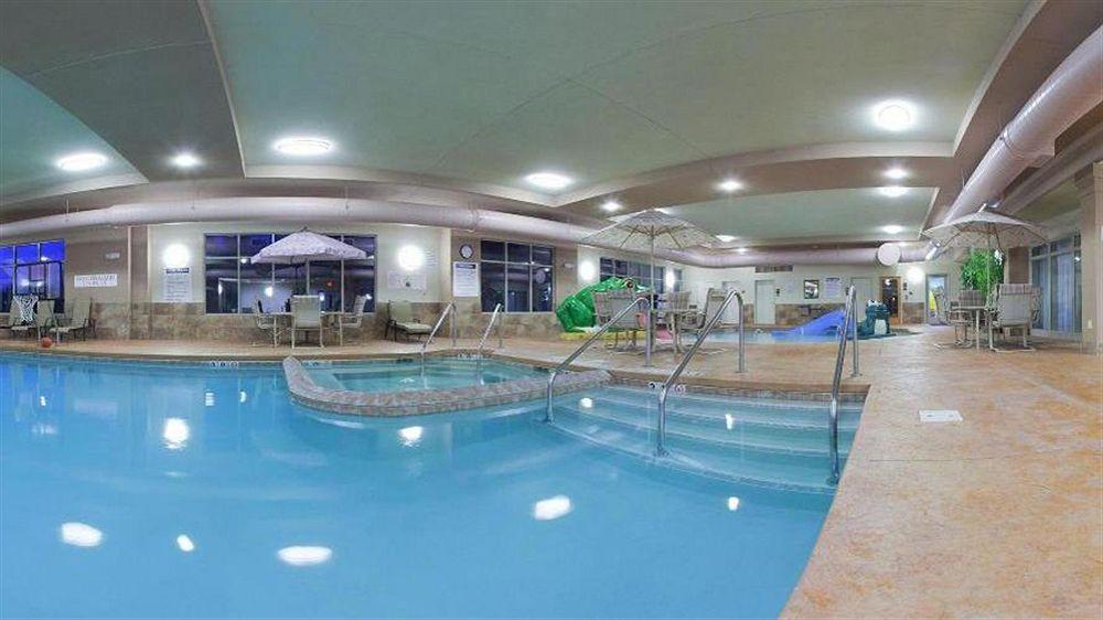 Holiday Inn Express & Suites Wausau By Ihg Weston Exterior photo