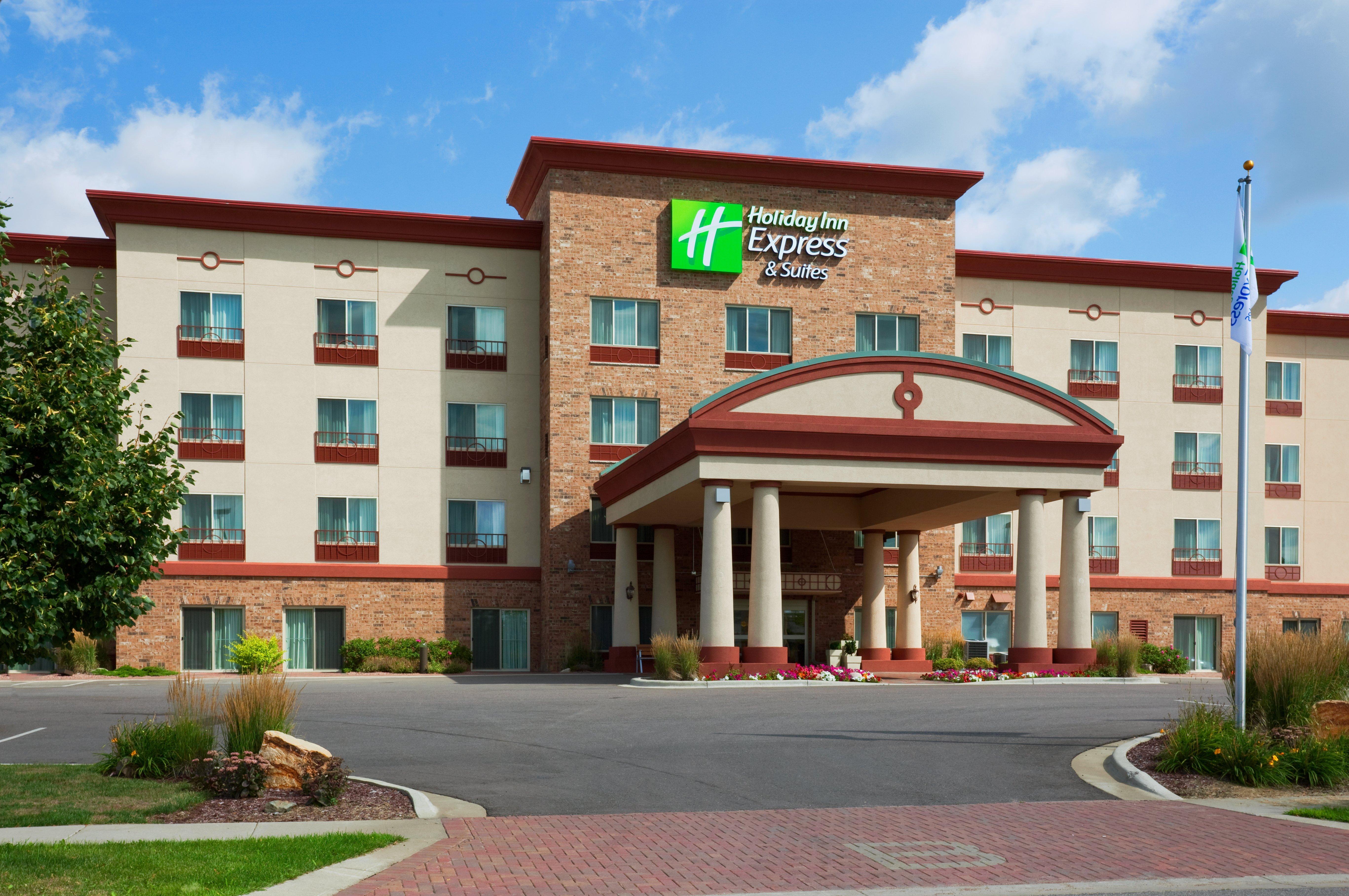 Holiday Inn Express & Suites Wausau By Ihg Weston Exterior photo