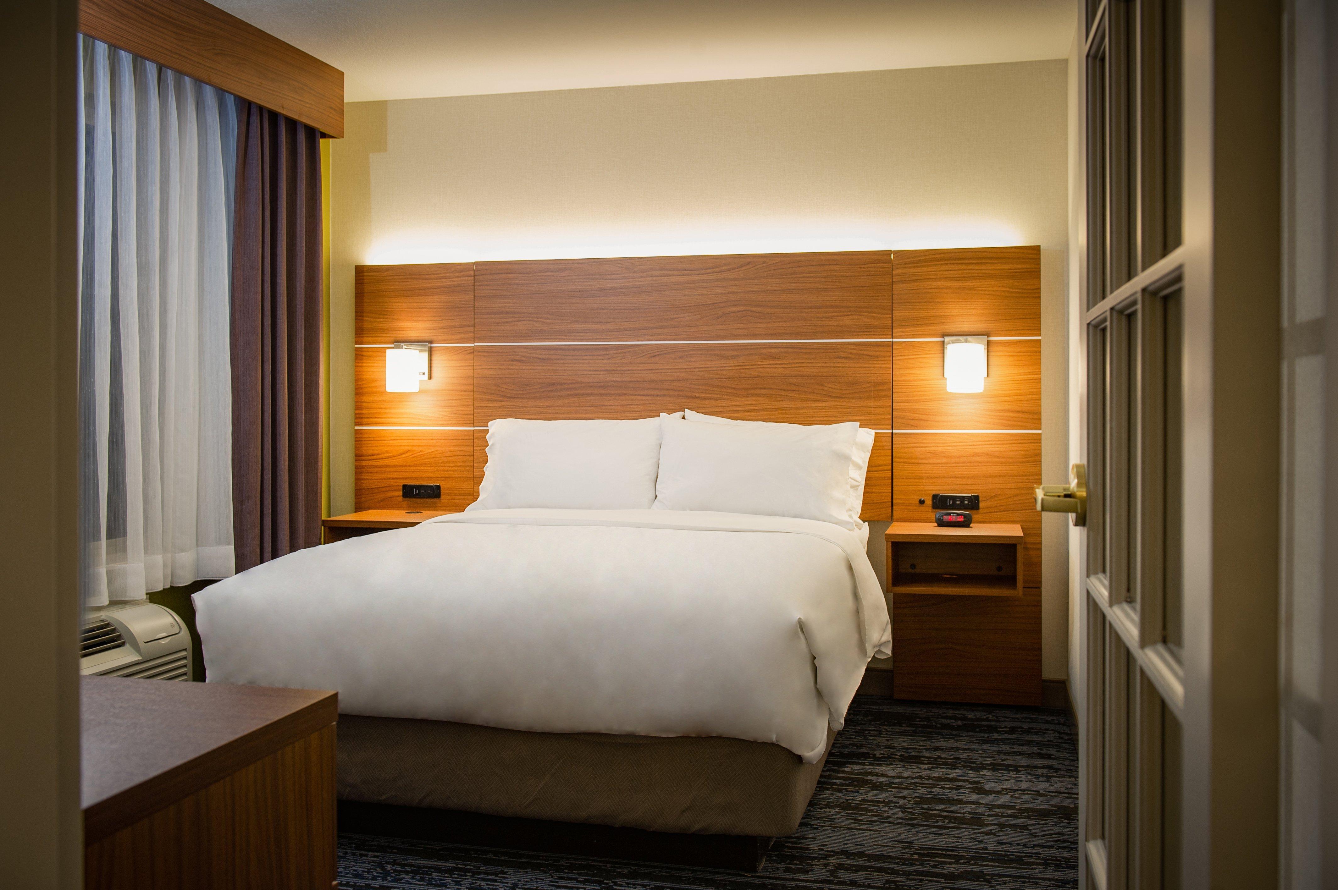 Holiday Inn Express & Suites Wausau By Ihg Weston Exterior photo