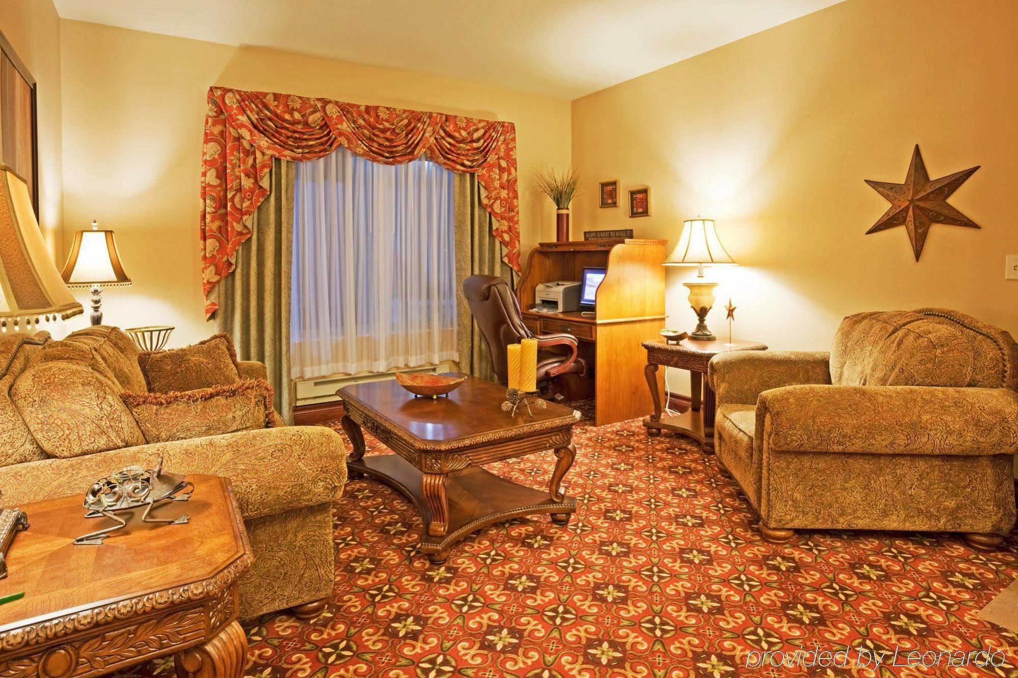 Holiday Inn Express & Suites Wausau By Ihg Weston Room photo