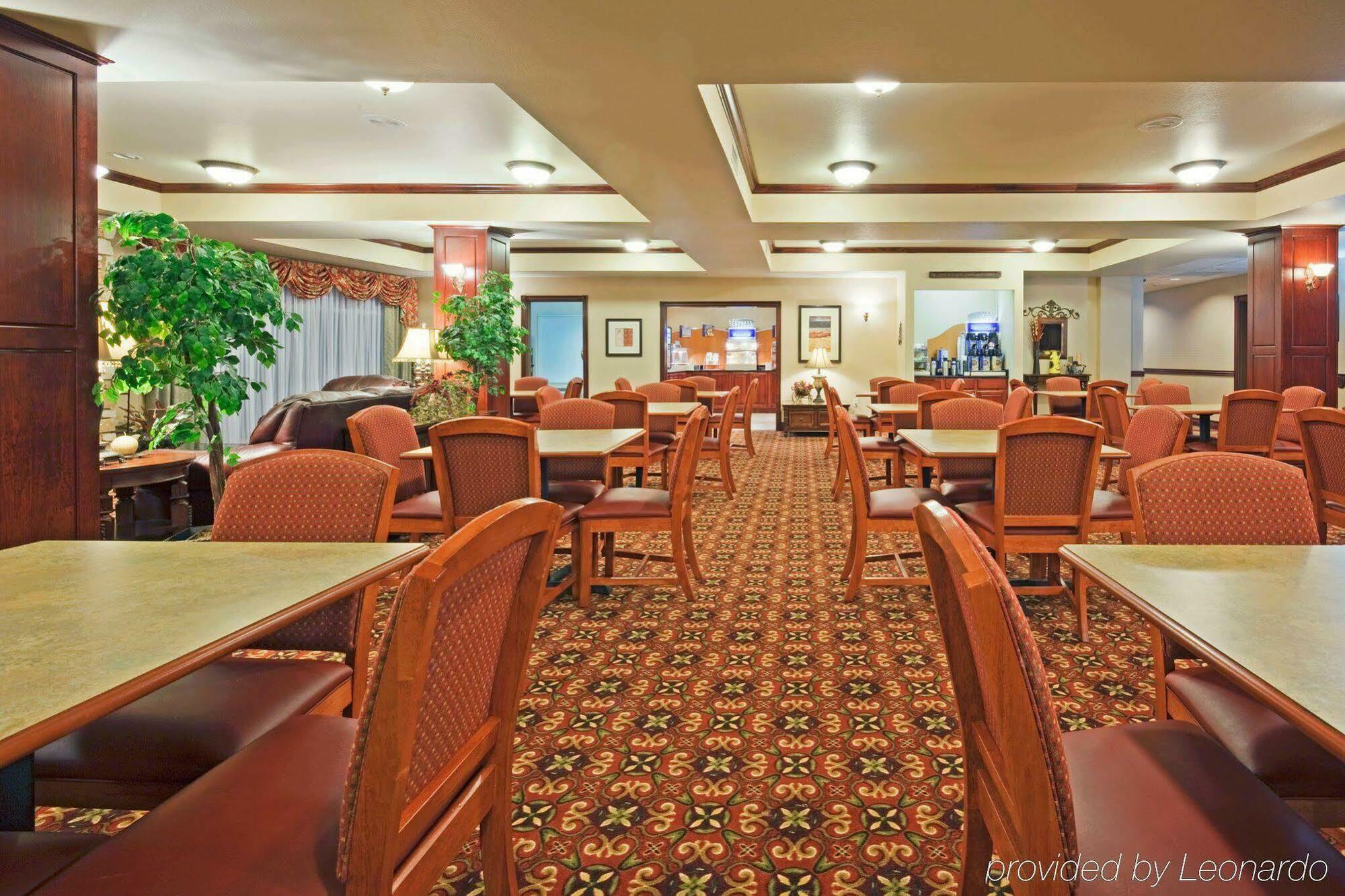 Holiday Inn Express & Suites Wausau By Ihg Weston Exterior photo